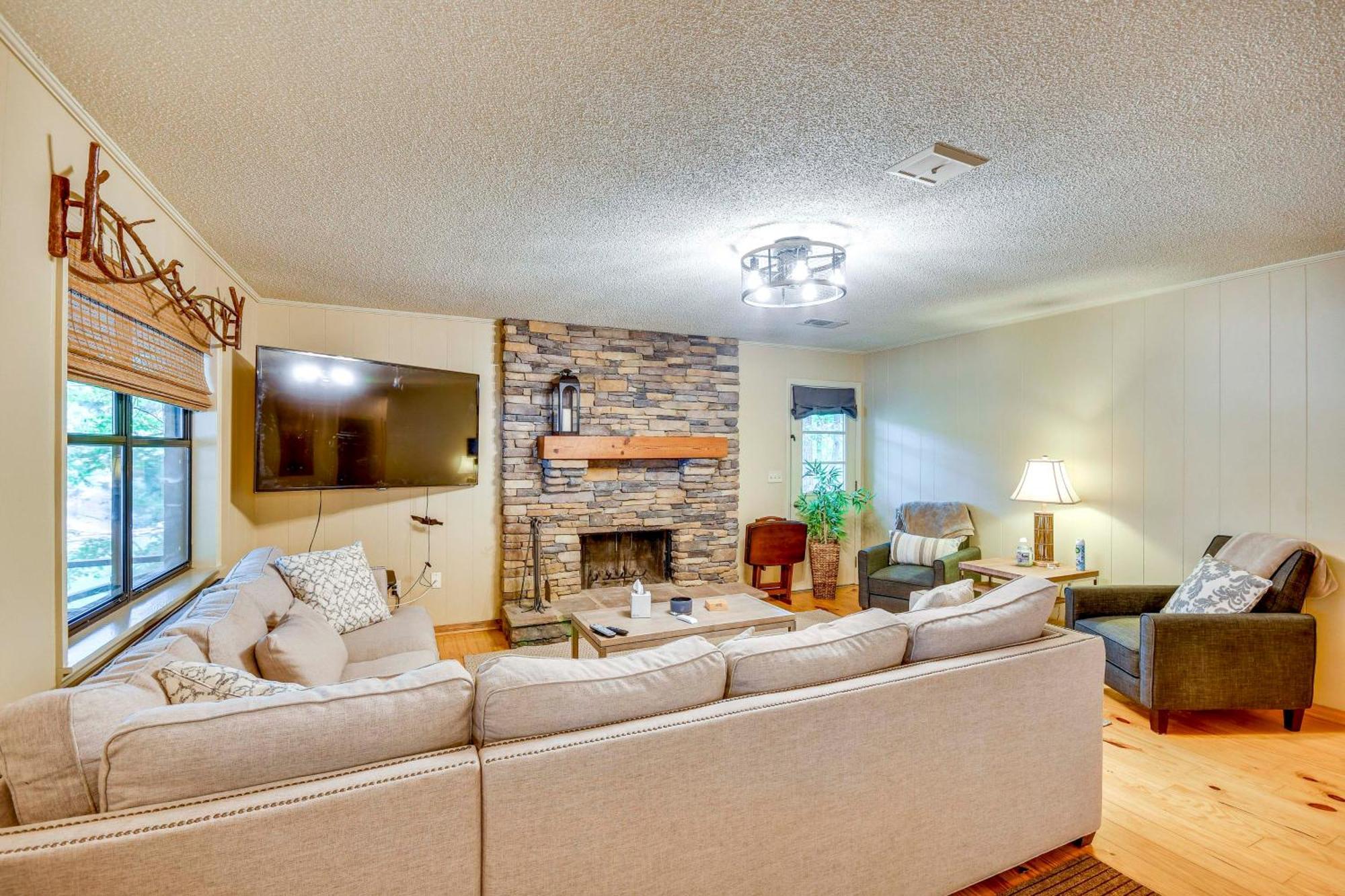 Spacious Alexander City Retreat With Private Dock! Exterior photo